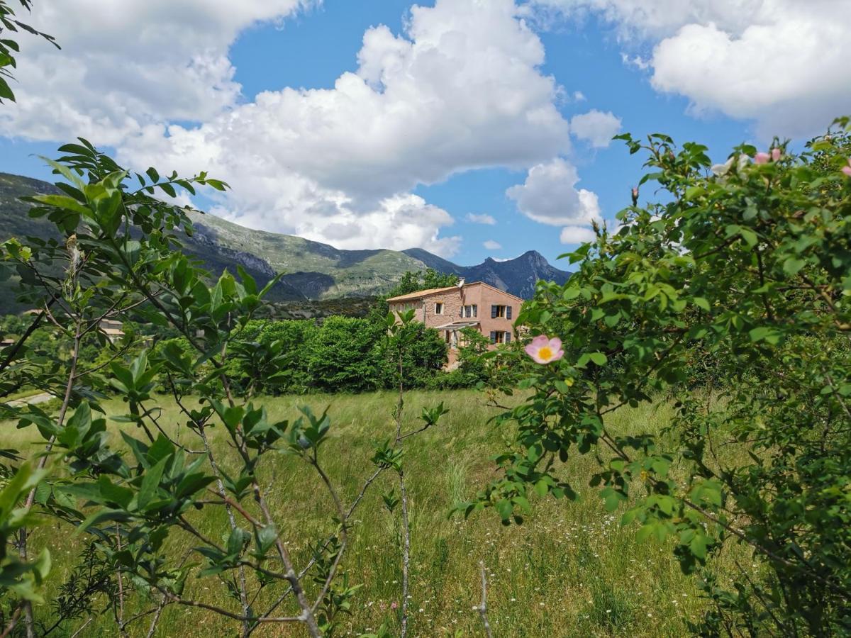 La Peyregoune, Logement En Pleine Nature Et Table D'Hotes Blieux Luaran gambar