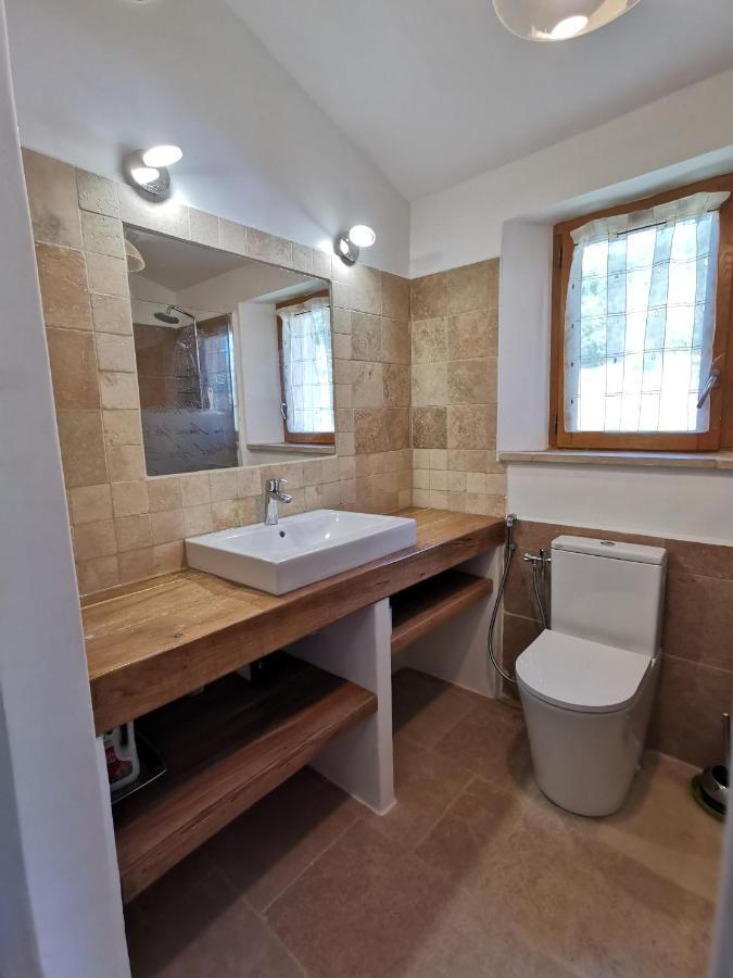 La Peyregoune, Logement En Pleine Nature Et Table D'Hotes Blieux Luaran gambar