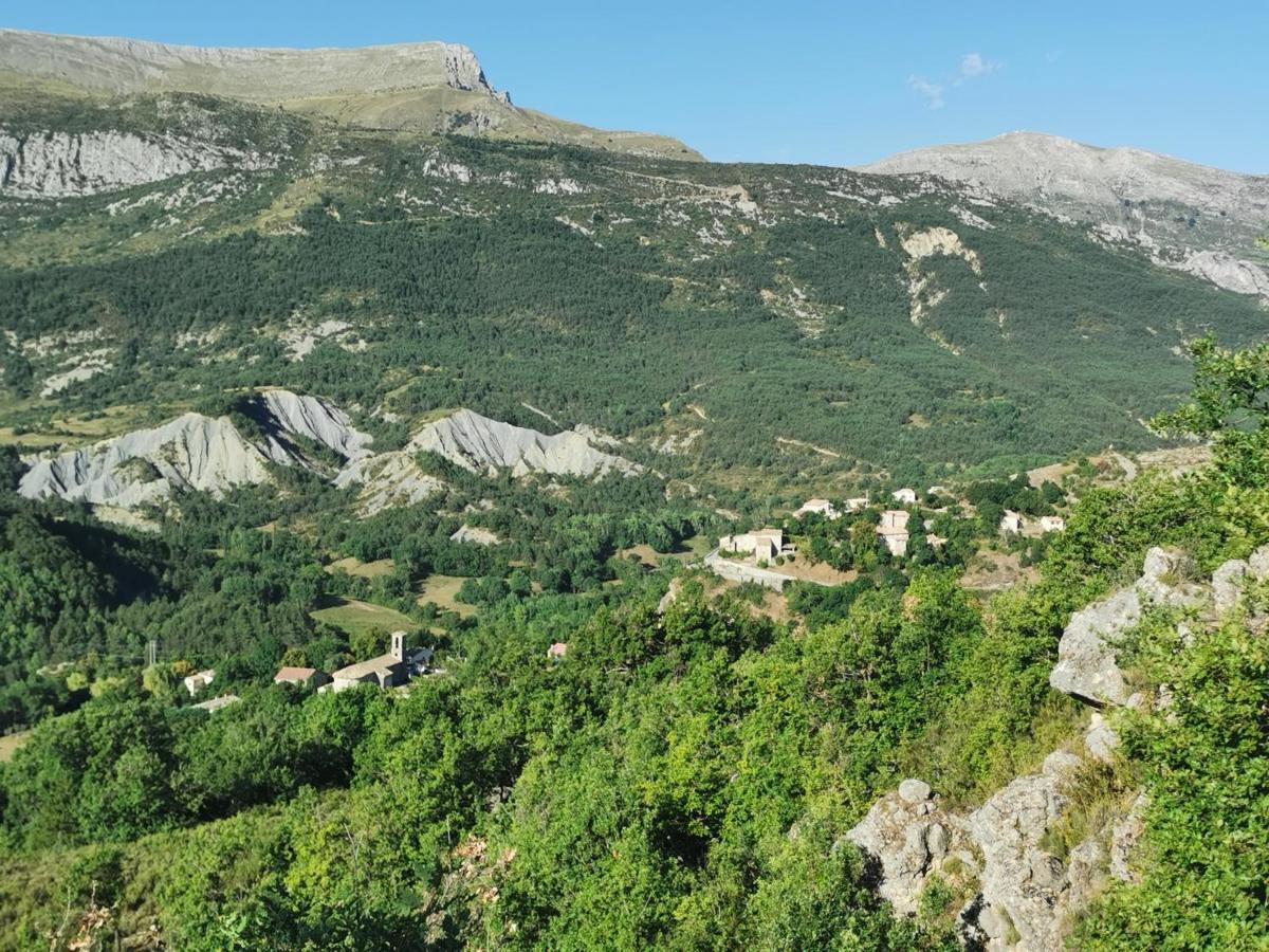 La Peyregoune, Logement En Pleine Nature Et Table D'Hotes Blieux Luaran gambar